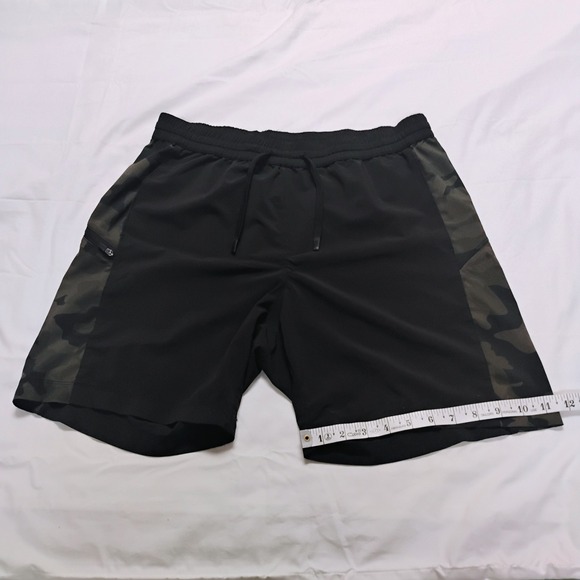 Bear Bottom Shorts Men's Size Largel 7" Swim Hybrid Zip Pocket Green camo/ black - Picture 4 of 5